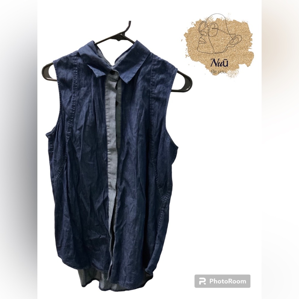 Reed Two-Tone Denim Sleeveless Top size Medium (NWT)